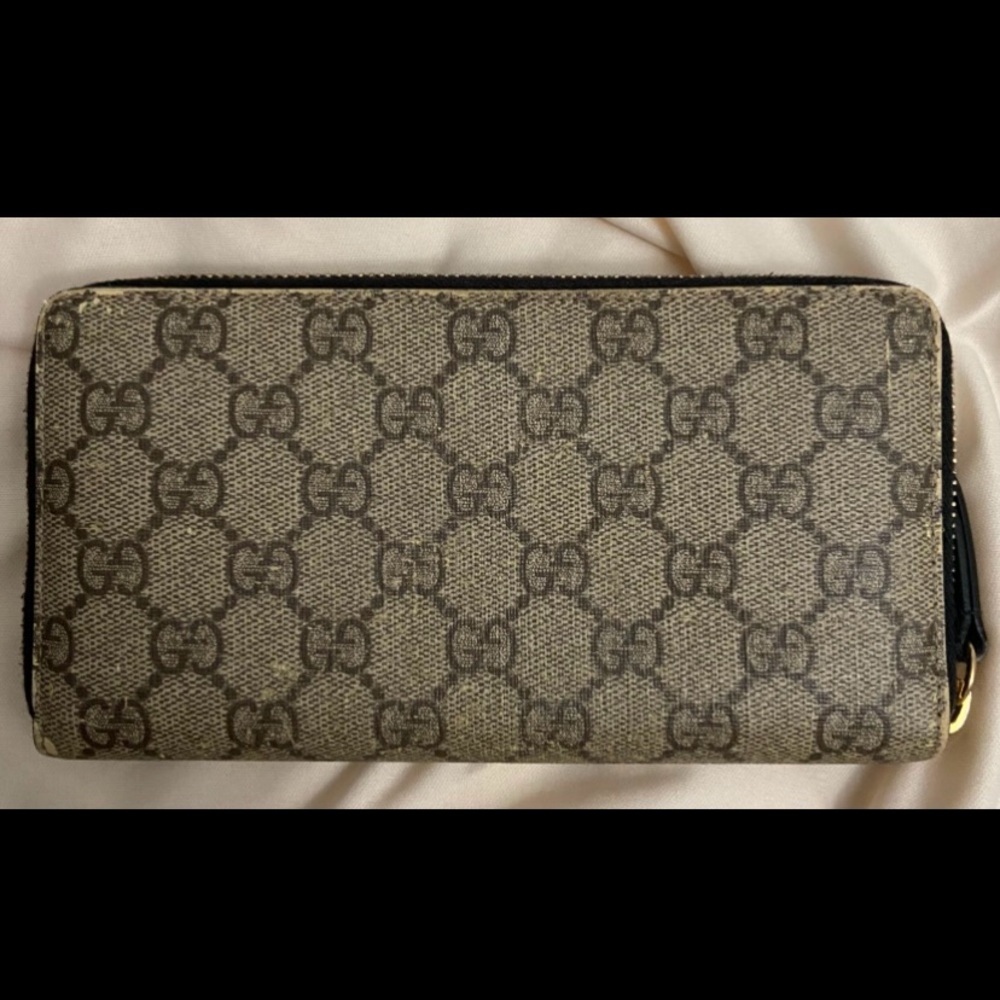 Authentic Gucci Brown Monogram Wallet